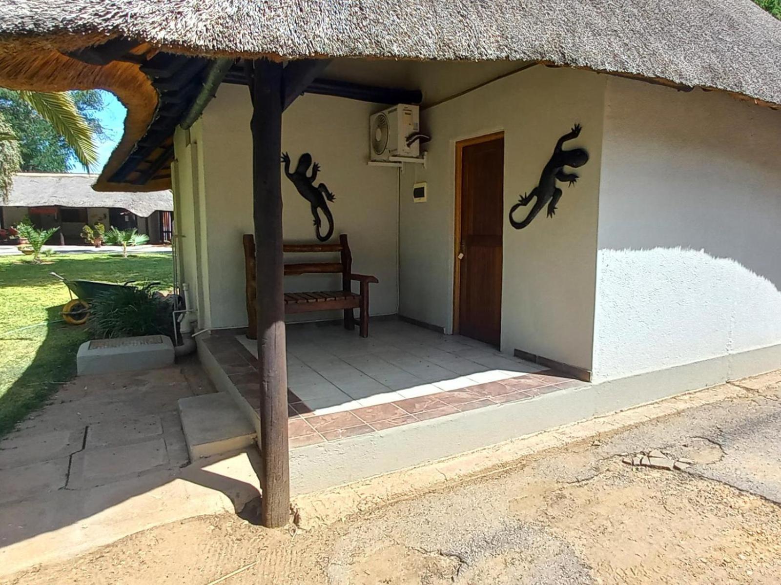 Ombinda Country Lodge Outjo Bilik gambar